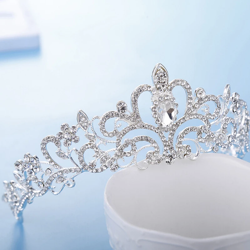 Vendita calda di alta qualità donne ragazze elegante matrimonio sposa corona copricapo strass diademi regalo carino per la festa di compleanno di