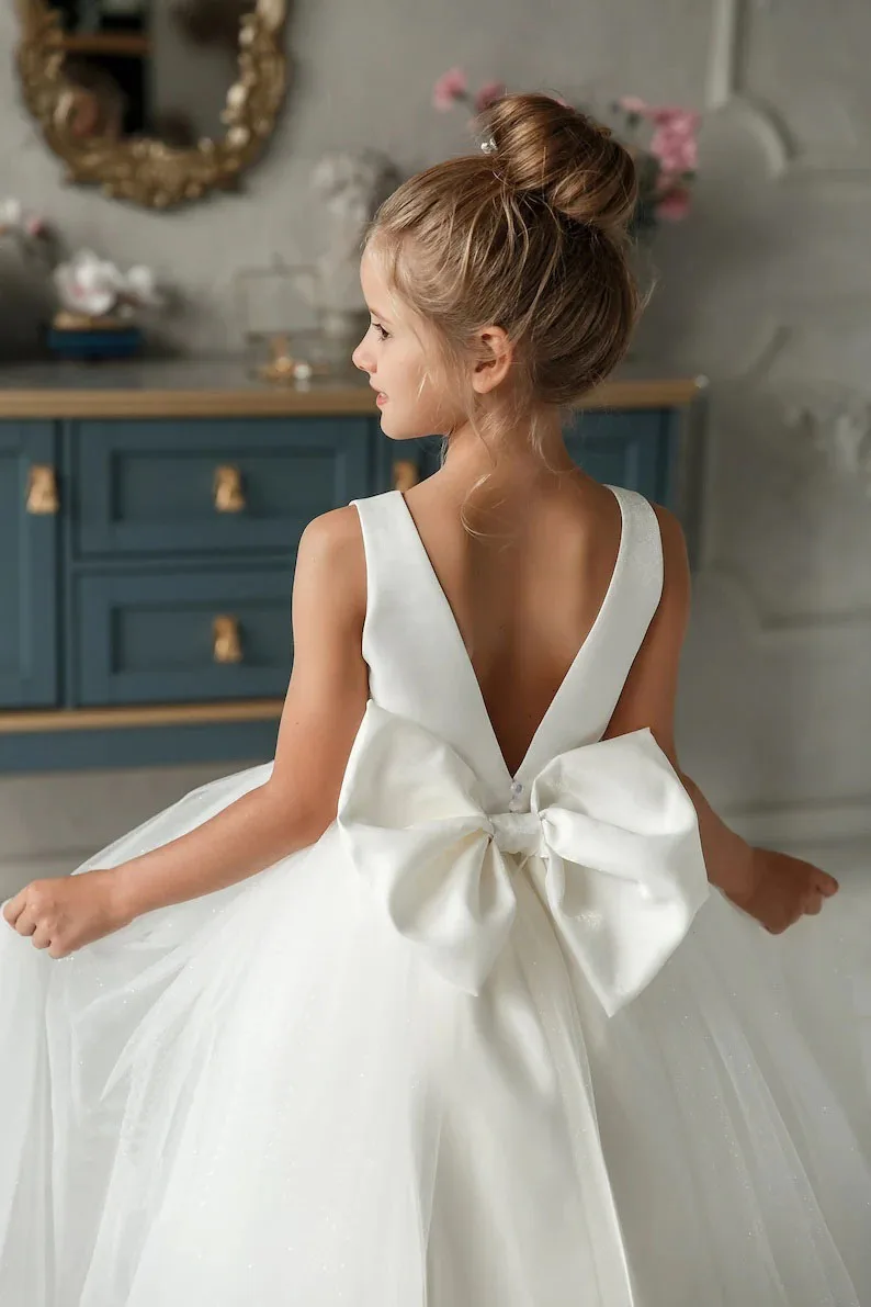 FATAPAESE Blume Mädchen Kleid Mit Bogen Lange Zug Blume Spitze Perlen Kleider Satin Tutu Erste Kommunion Kleid Elfenbein Mädchen Kleid