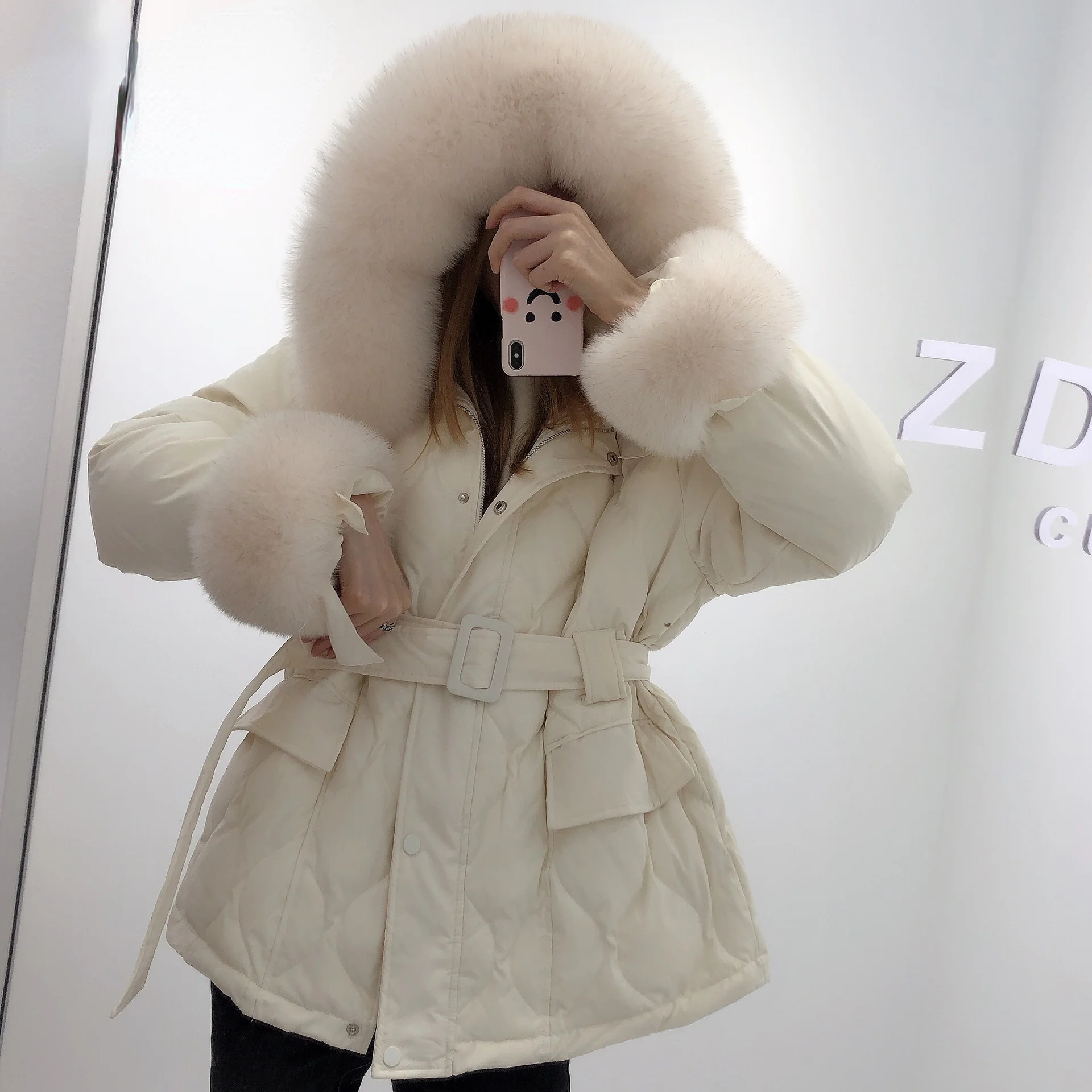 2021 Korean Fashion Warm Winter Women 90% White Duck Down Coat Real Fox Fur Hooded Puffer Jacket With Natural Fox Cuffs Parkas