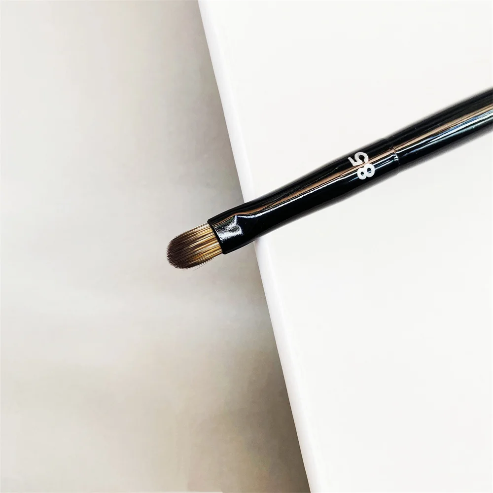 PRO Lip Brush 85 Tapered Piont Precision Lip Liner Makeup Brush also for Concealer