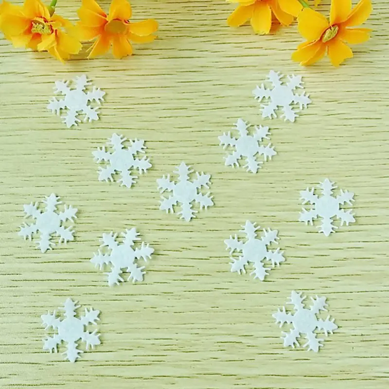 200 pz 15mm feltro fiocco di neve Applique come decorazione natalizia per interni ornamento toppe non tessute per la festa di nozze lavoro manuale