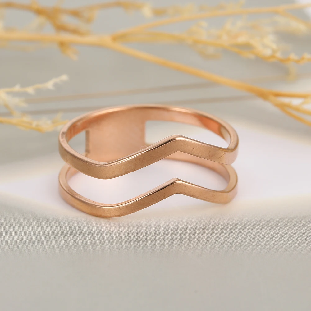 Cazador 2024 Stainless Steel Geometric Wave Women's Rings Gold Color Finger Rings Jewelry Birthday Party Friends Gifts Wholesale