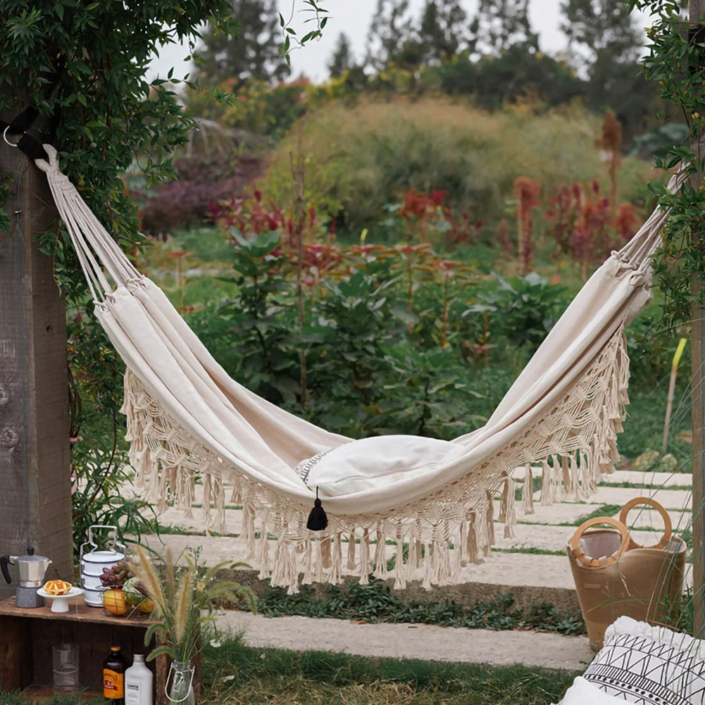 Compact folded hammock stored in 20x20x15 cm package