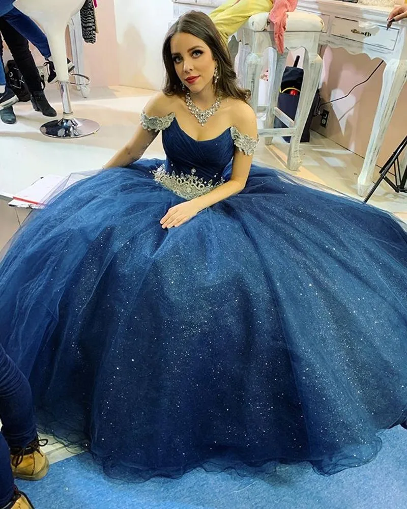 Robe de Quinceanera perlée à manches cape pour femmes, robe de princesse gonflée, longueur au sol, robe Sweet 16, fête formelle, hors de l'initiative