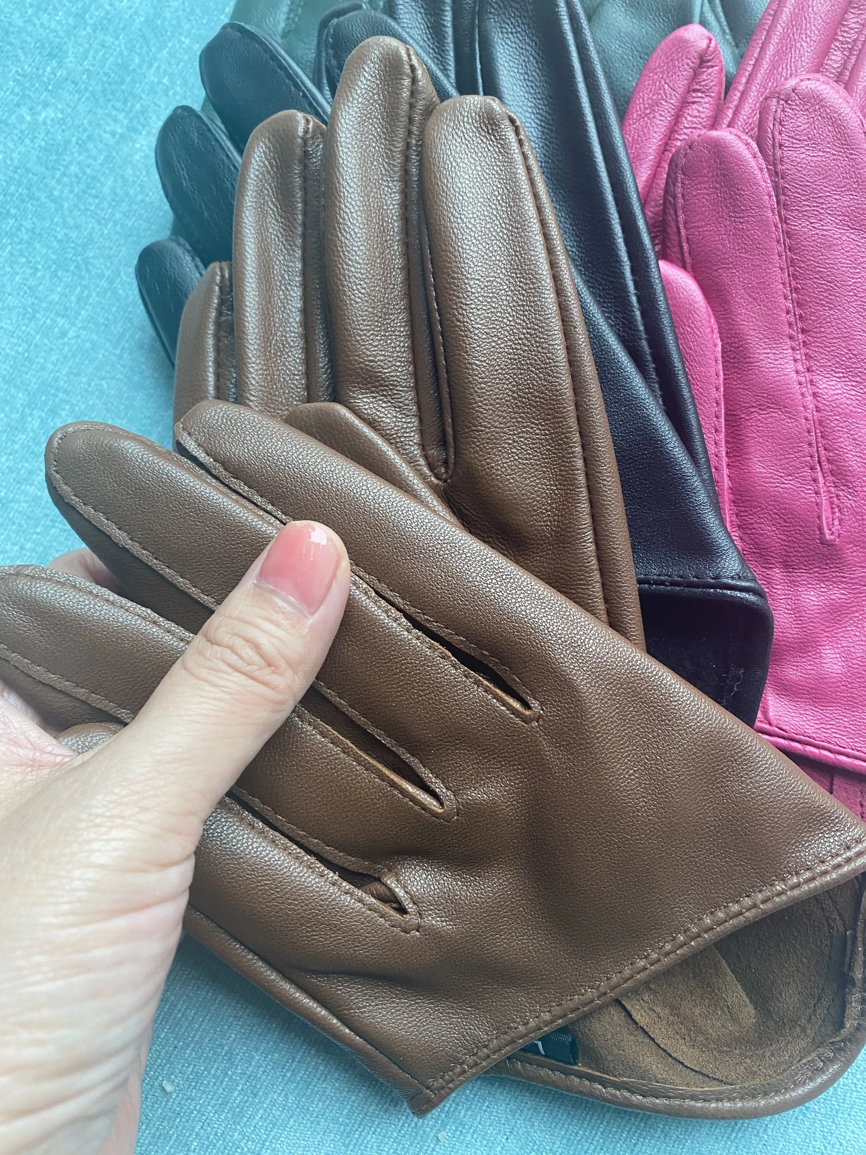 Guantes de piel de oveja de diseño corto para mujer, guantes finos de cuero genuino, guante negro de media palma, 8 colores, R025, Otoño e Invierno