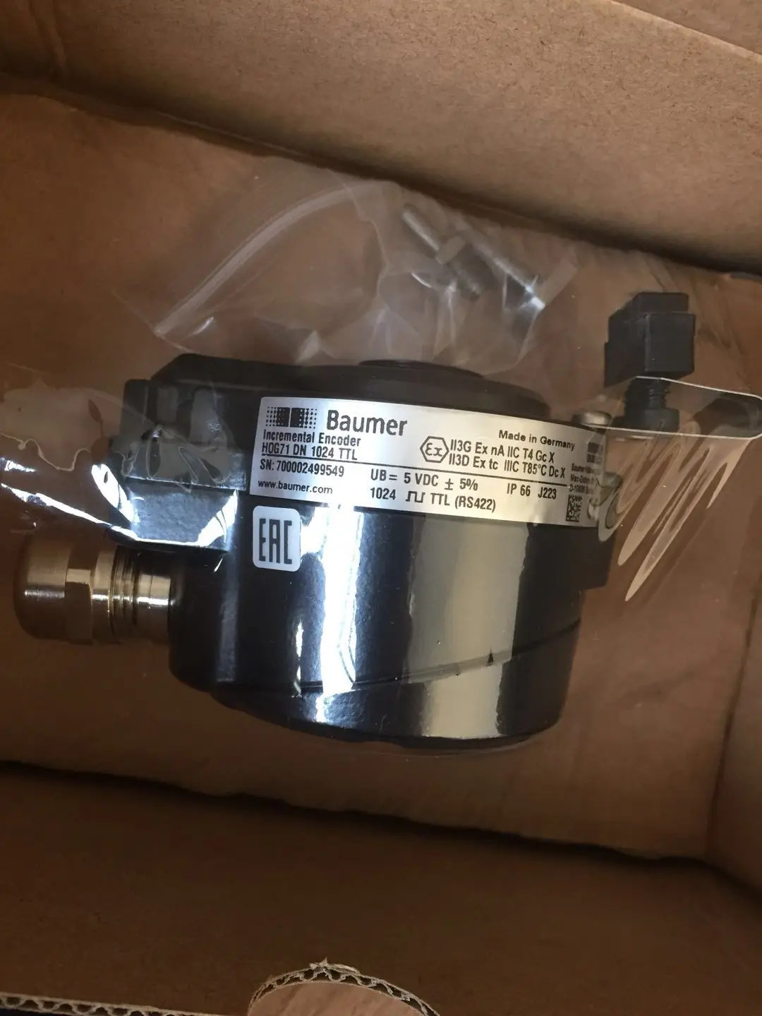 Baumer  HOG71DN1024TTL Incremental Encoder