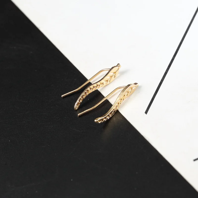 New Minimalist Leaf Clip Earrings for Women Simple Design Girls Ear Clips Fashion Small Earrings Mini Ear Jewelry aretes