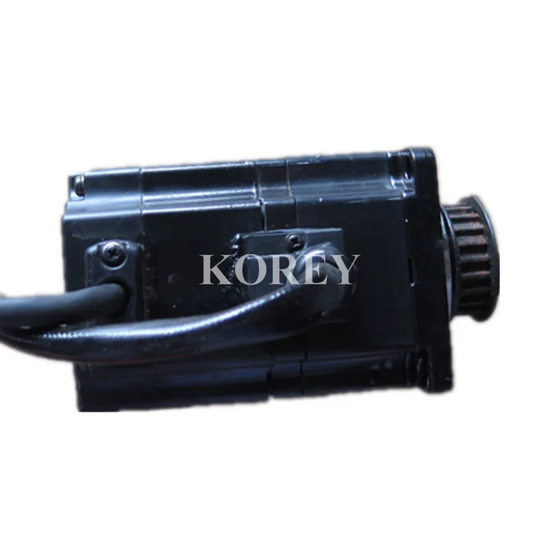 Servomotor SGMPH-01A1A-YR22 Neu