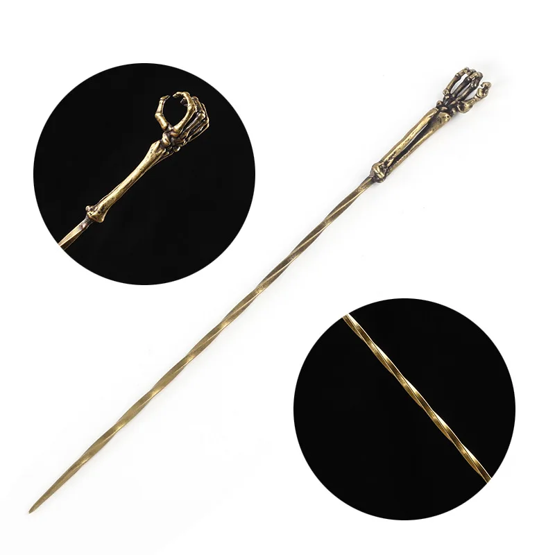 1pcs Ring Cigarette Holder Multifunctional Skeleton Palm Cigarette Ring Cigar Pass Needle Handheld Portable Anti-scalding Tool