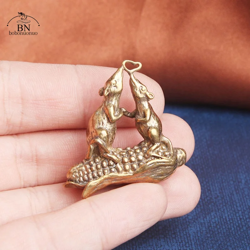 Copper Wealth Rats Figurines Love Ornament Retro Brass Animal Mice Corn Keychain Pendant Home Decor Office Desk Decorations