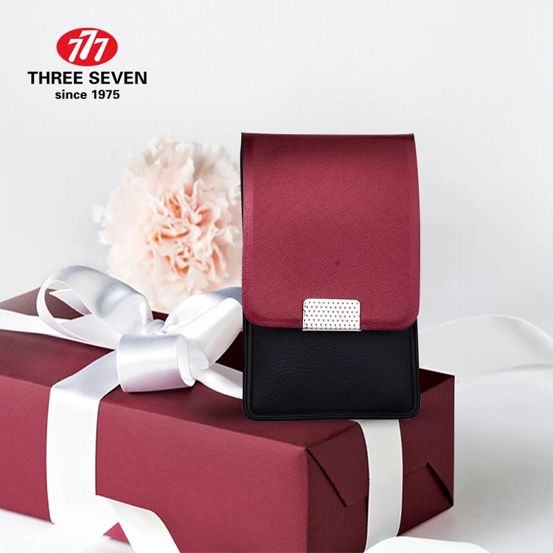 TRE SETTE/777 Portatile Nail Clippers Set Manicure Della Cuticola Pusher/Earpick 3 in 1 Oro-placcato Pedicure strumenti di cura di Unghie Artistiche