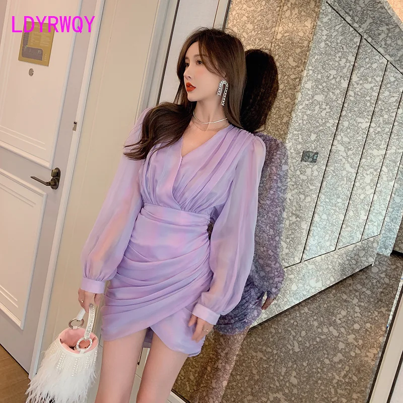 LDYRWQY-vestido roxo gradiente com decote em V para mulheres, vestido irregular de quadril, manga folhada, roupas de outono, novo estilo, 2021