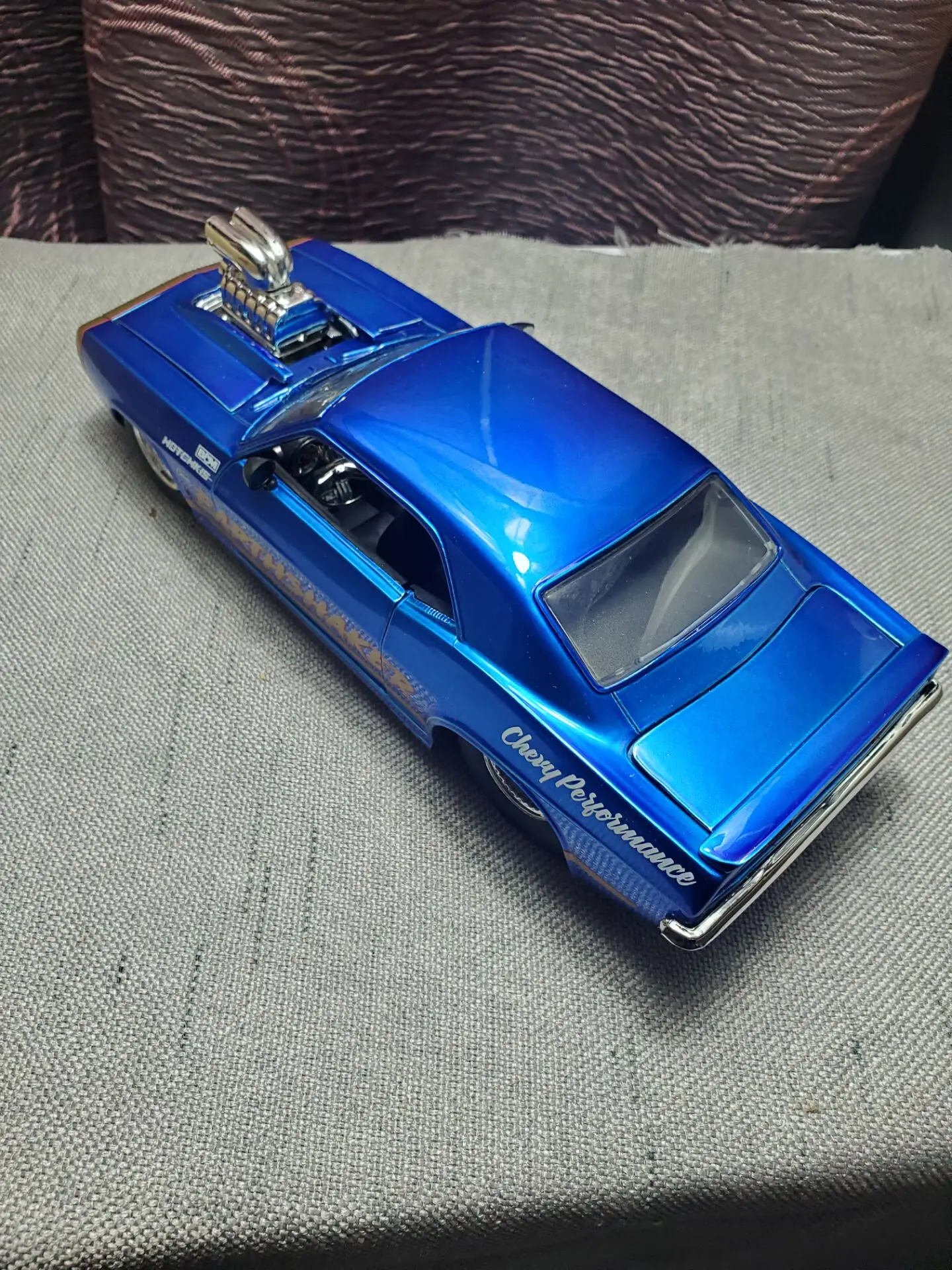 JADA 1/24 Scale Classic Car Series 1969 CHEVROLET CAMARO Diecast Metal Car Model Toy For Gift,Kids,Collection