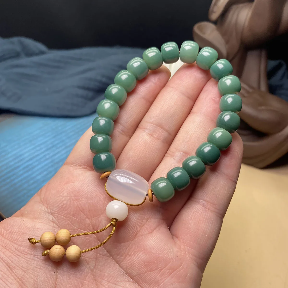 Natural Green Bodhi Seed Beads Bracelet Bangles for Women Men Buddha Charm Bracelet Tibet Prayer Lotus Mala Healing Jewelry