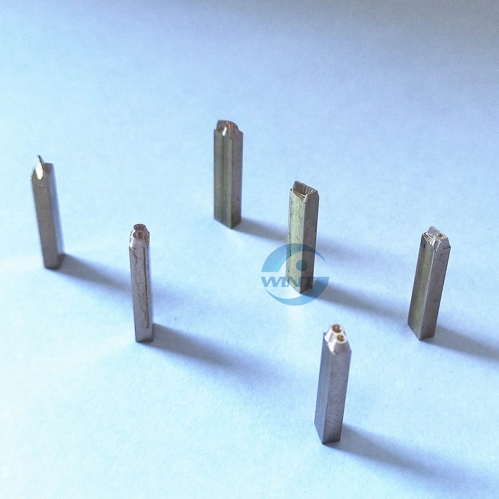 2 × 3 × 15 و 2 × 4 × 15 مللي متر حار ختم حامل ل HP-241B ماكينة تدوين التاريخ مع الحروف الإنجليزية أفبيت الأحرف A-Z كل 3 قطعة