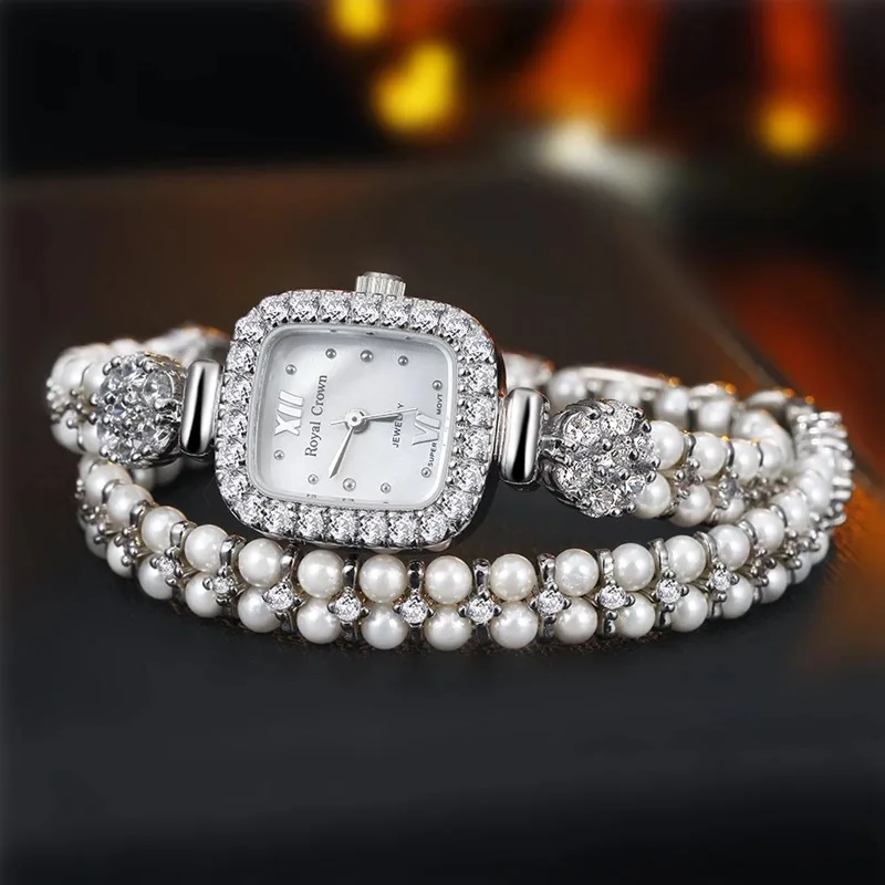 Womens Quartz Watches With Rhinestones Madam Shell Pearl Dial Bracelet Lady Female Hand Round Oval Flower Square Fashion Gift