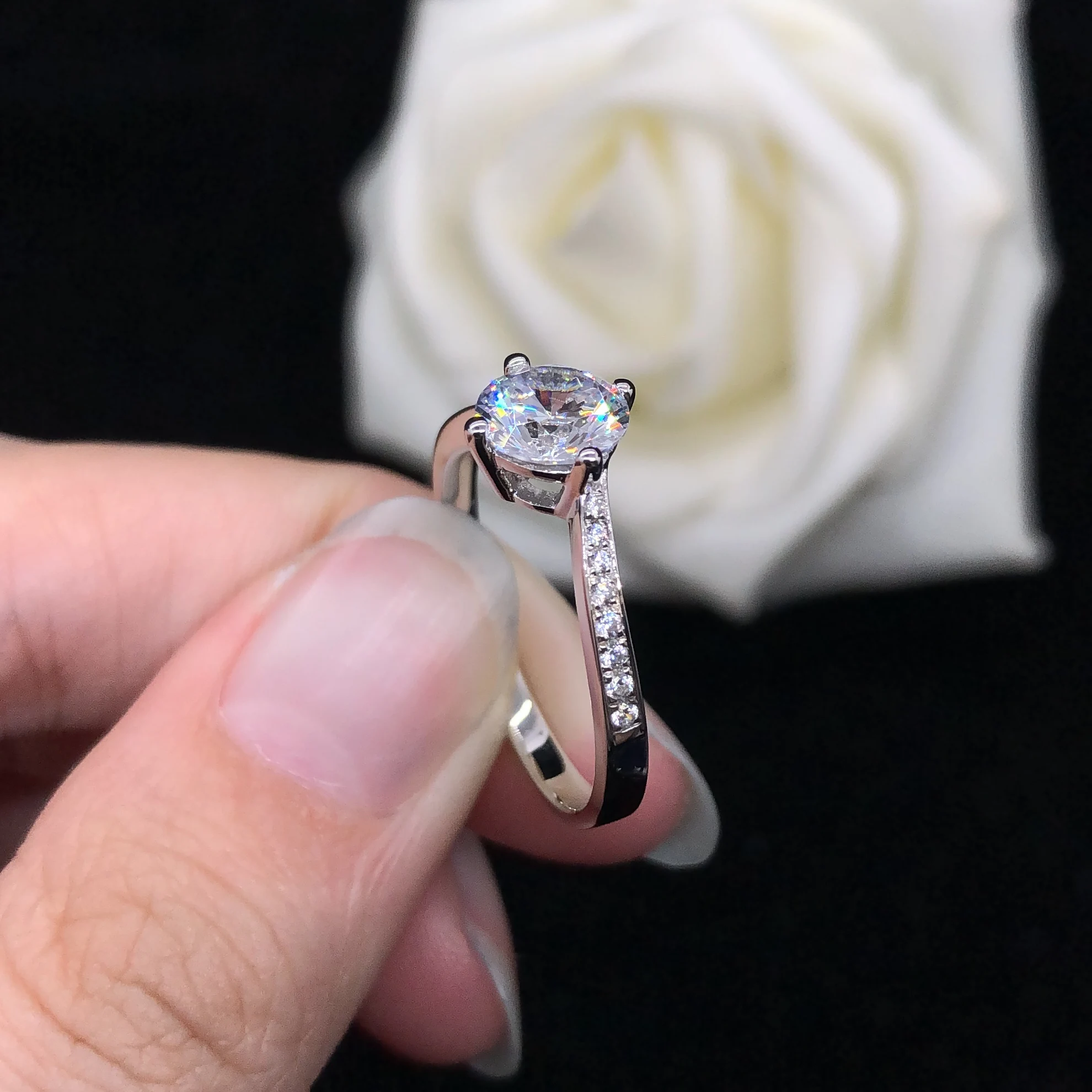 AU750 Glitter 1Ct 6.5mm D colore VVS1 Moissanite anello di fidanzamento anello in oro bianco 18 carati gioielli con diamanti da sposa