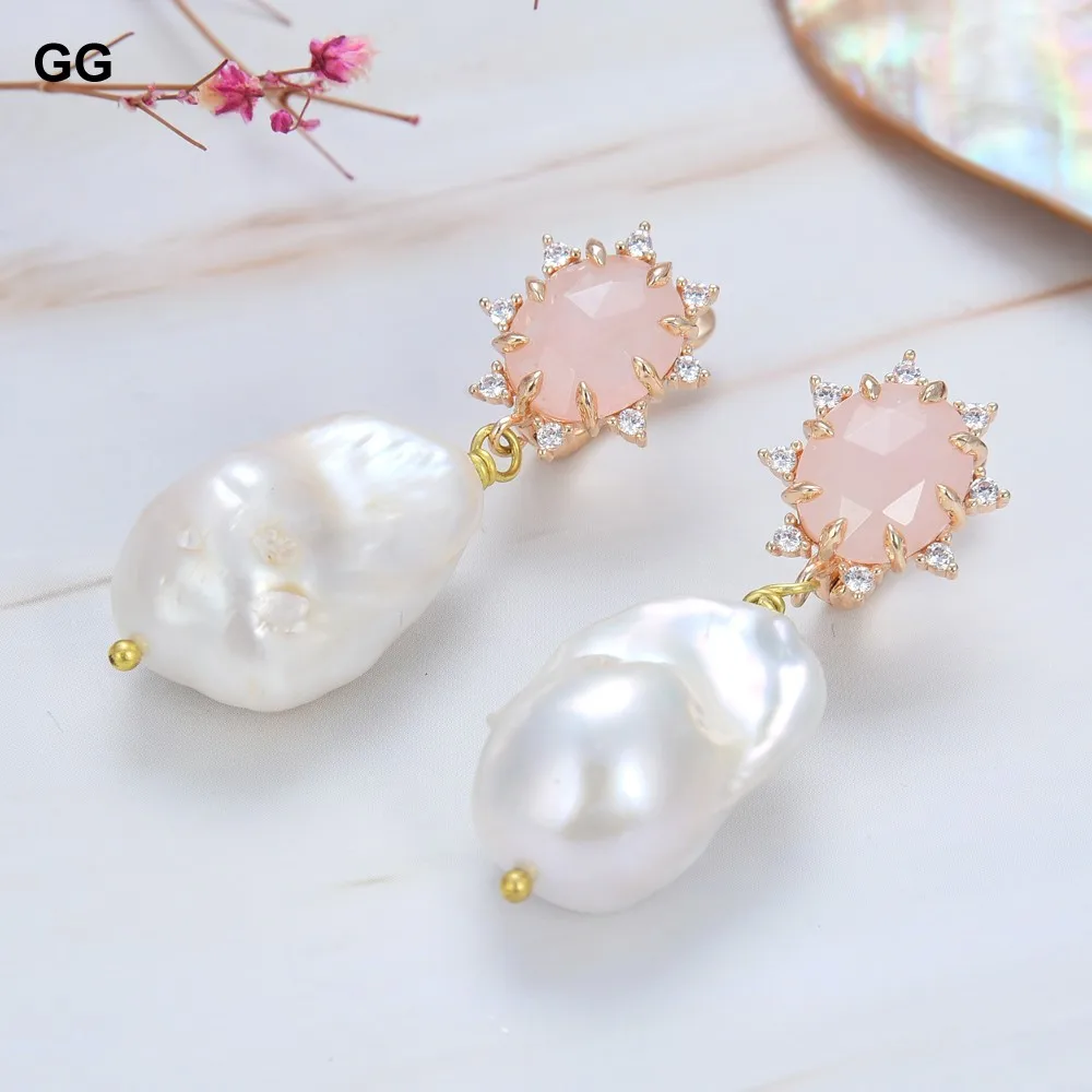 

Серьги-гвоздики G-G с культивированным белым жемчугом в стиле барокко и розовым кварцем