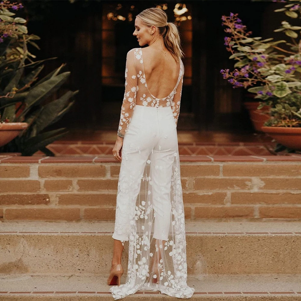 2022 Sexy Tulle Wedding Jumpsuit Met Sweep Trein Elegante Lange Mouwen Hals Kant Applicaties Open Back Broek Past Voor bruid