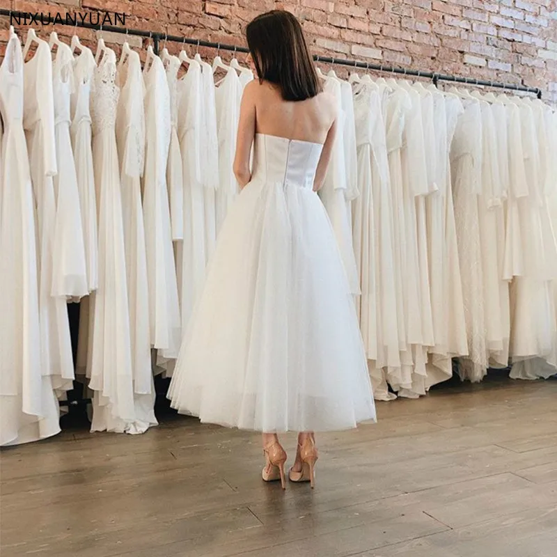 Vestido de casamento de comprimento de chá barato branco marfim curto vestido de novia feito sob encomenda uma linha vestidos de noiva para o casamento de verão