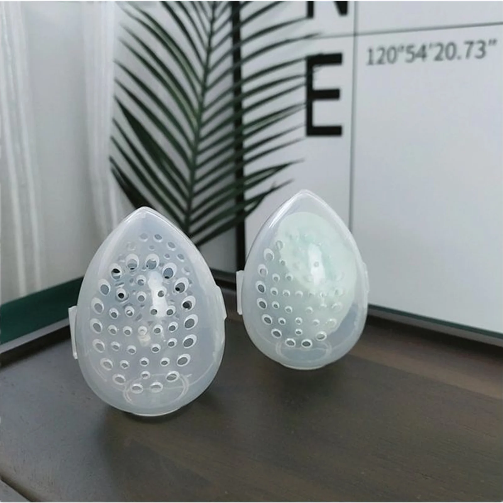 New 1PC Beauty Sponge Stand Storage Case Makeup Blender Puff Holder Empty Cosmetic Egg Shaped Rack Transparent Puffs Drying Box