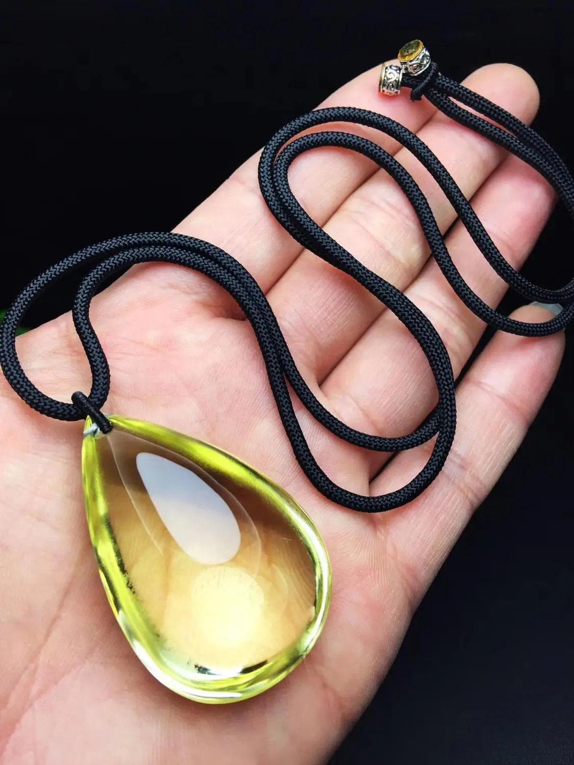 천연 황수정 석영 크리스탈 여성 펜던트 48*32*21mm 보석 황수정 부유 한 구슬 목걸이 정품 AAAAA