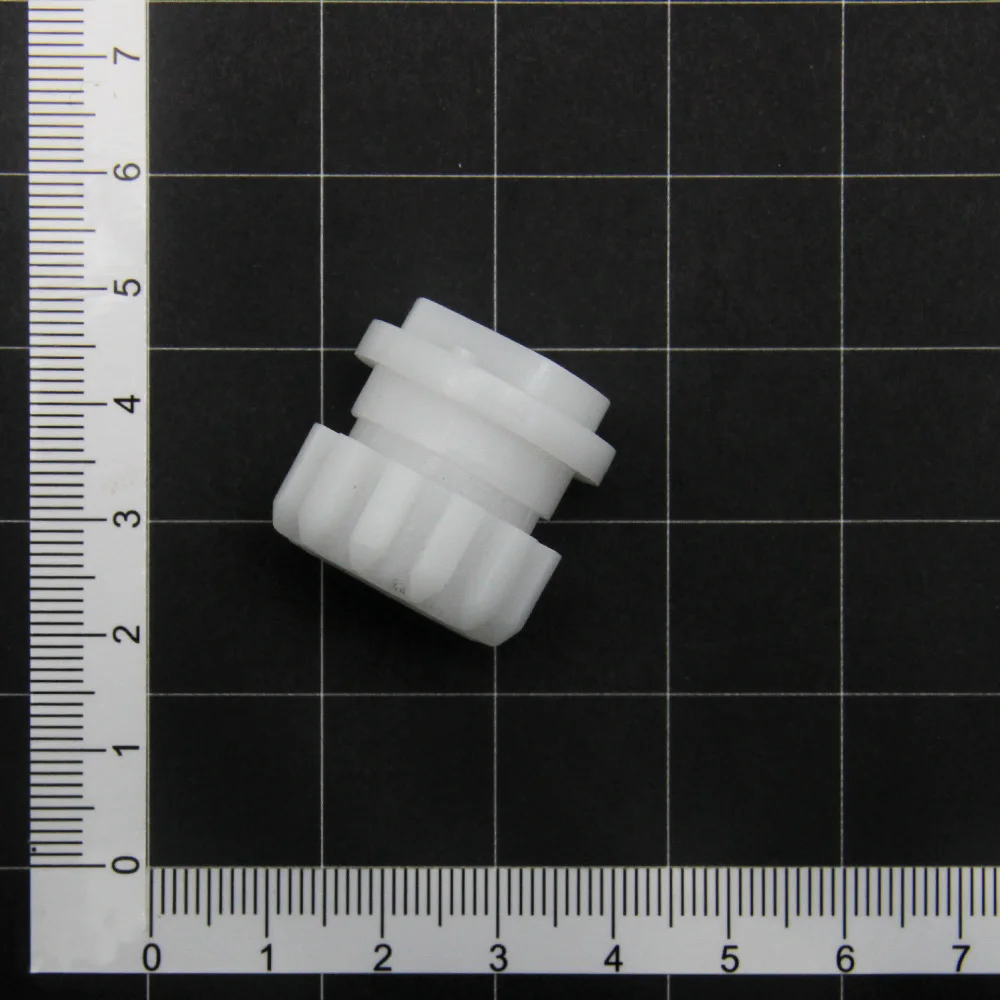 1 قطعة اللحوم طاحونة واقية ترس المفرمة البلاستيك اقتران والعتاد قطع الغيار لبوش MFW45020 66020 67440 67600 68660