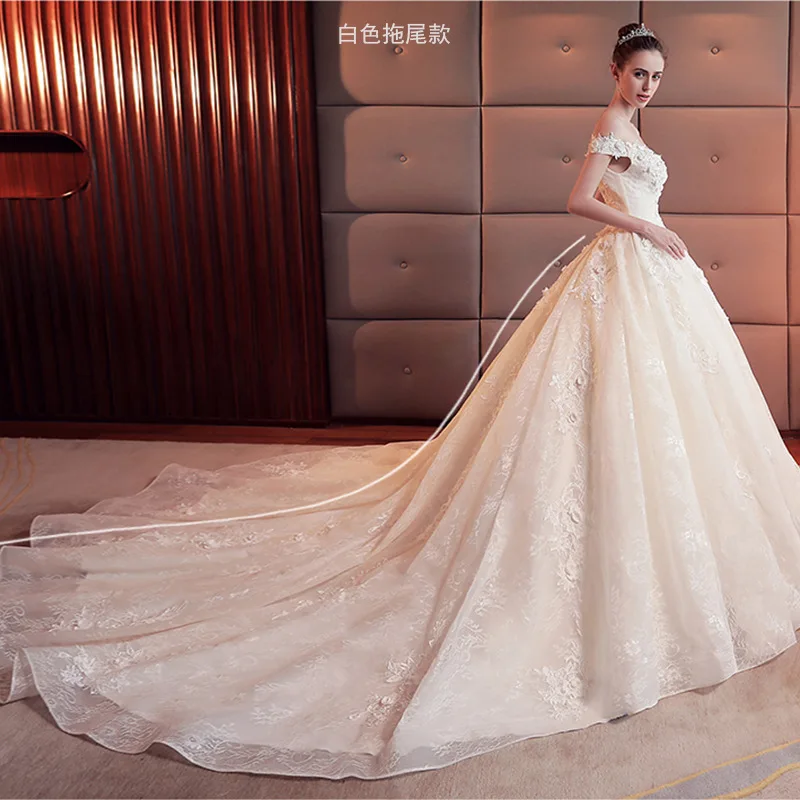 Luxury Elegant Ball Gown Floor Length Slim Appliques Lace Wedding Dress Vintage Sexy Slash Neck Cathedral Princess Bridal Gowns