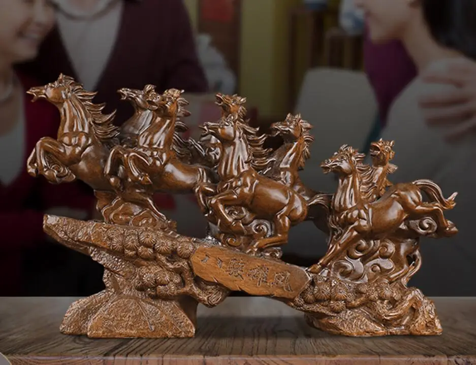 Eight horses placed a Chinese imitation wood carved horse to the success of the interior room study bookshelf counter desk decor