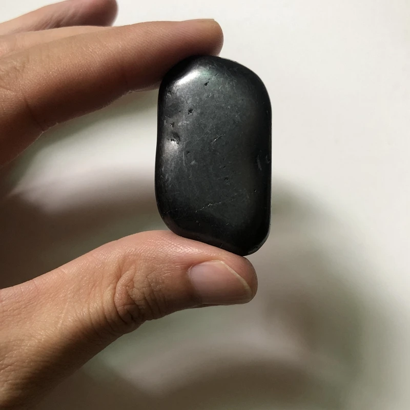 

SHUNGITE 1pcs Tumbled Shungite Stones from Russia-Natural Polished Gemstone Supplies for Wicca, Reiki, and Energy Crystal 40mm+_