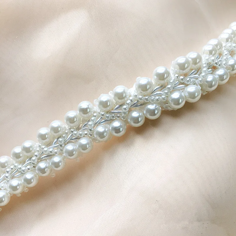 White hand-sewn pearls, beads, ribbon lace accessories, neck decoration, chain, clothing, hat, collar, accessories