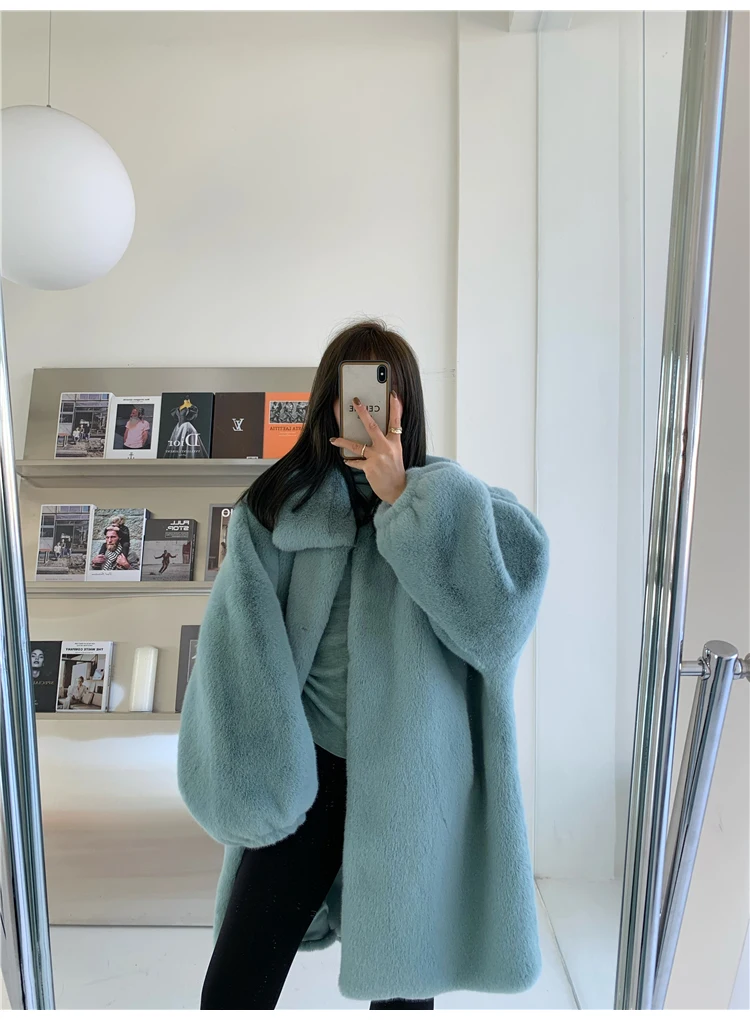 Lautaro Winter Long Oversized Warm Soft Fluffy Faux Fur Coat Women Drop Shoulder Long Sleeve Casual Loose Korean Fashion 2021