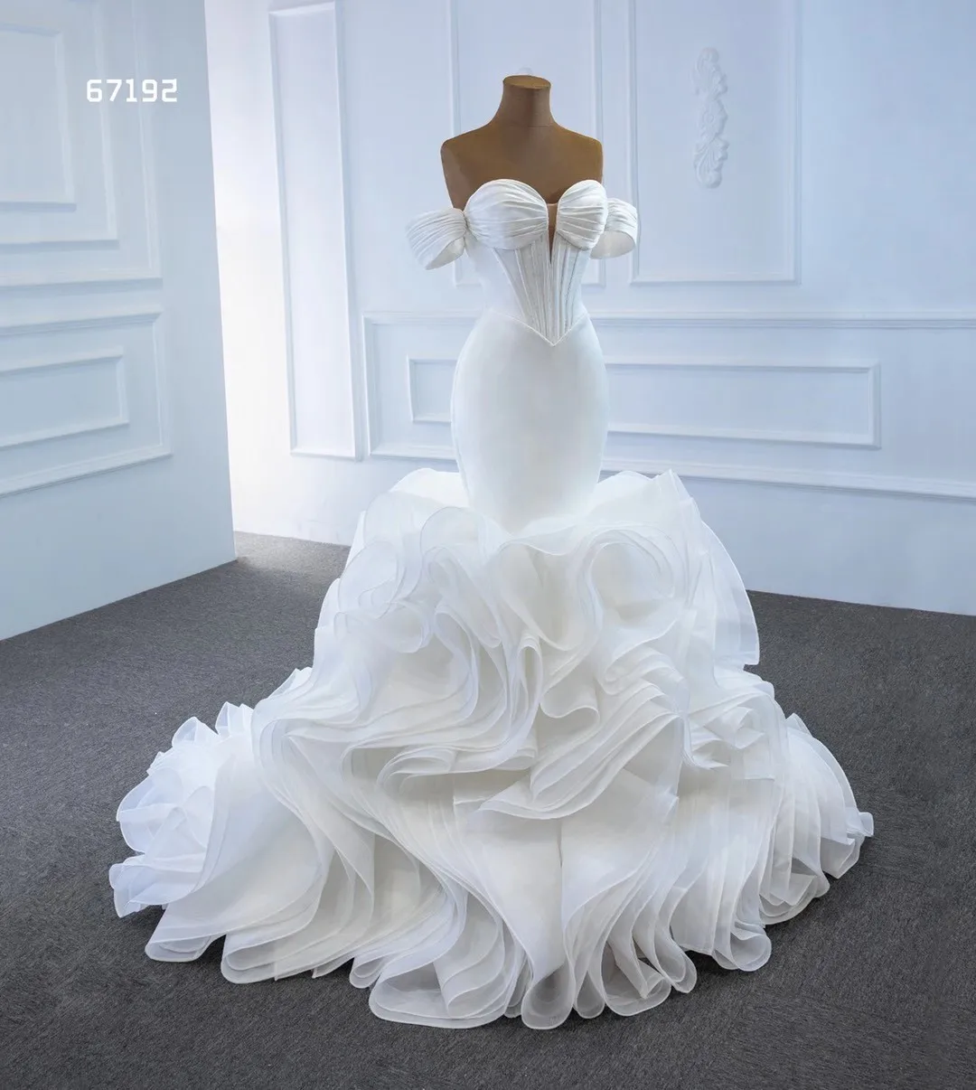 RSM67192 abiti da sposa a sirena staccabili con spalle scoperte e volant con motivo a lumaca