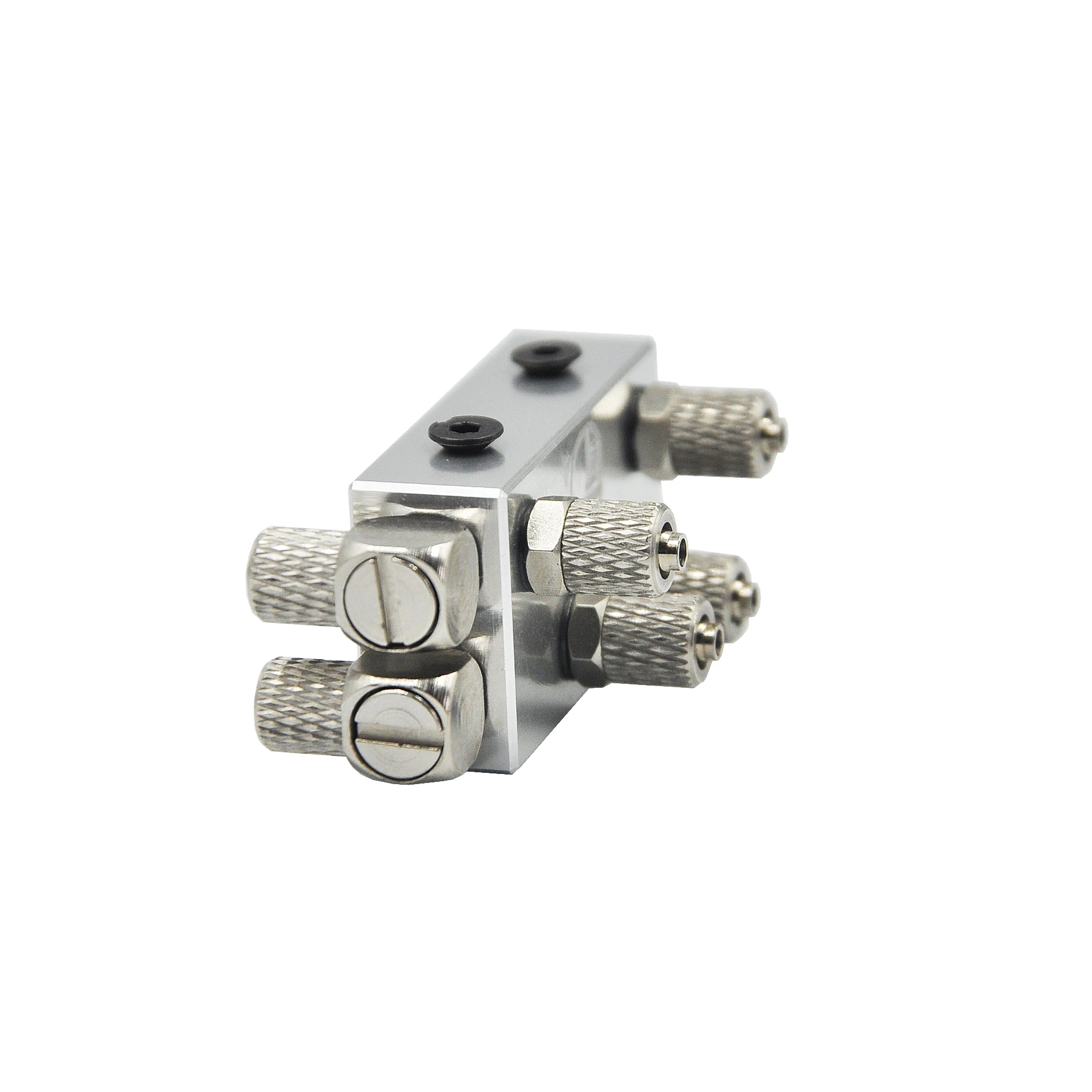 One-in Two-out hydraulic oil distributor Integral three-channel for 1/14 RC Metal Excavator Arm Part