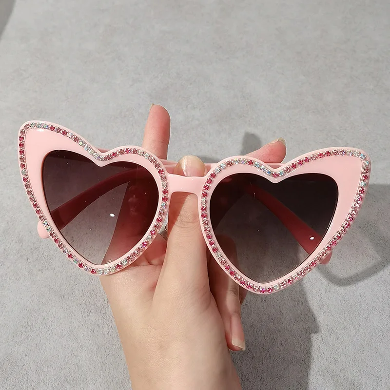 

Fashion Heart Shaped Sunglasses Women Brand Designer Cat Eye Sun Glasses Bling Rhinestone Pink Shades for Female Eyeglasses