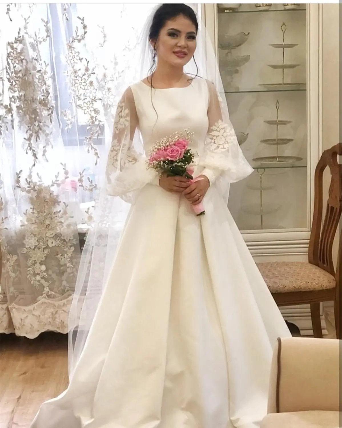 Hochzeit Kleid Langarm Satin Puff Hülse A-linie Weiß Oansatz Gericht Zug Brautkleider Graceful Nach Maß Frauen Bräute