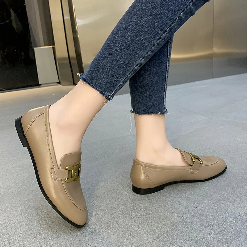 Scarpe basse da donna primavera moda marchio catena donna Slip On mocassini scarpe tacco piatto Casual scarpe Oxford stile britannico taglie forti