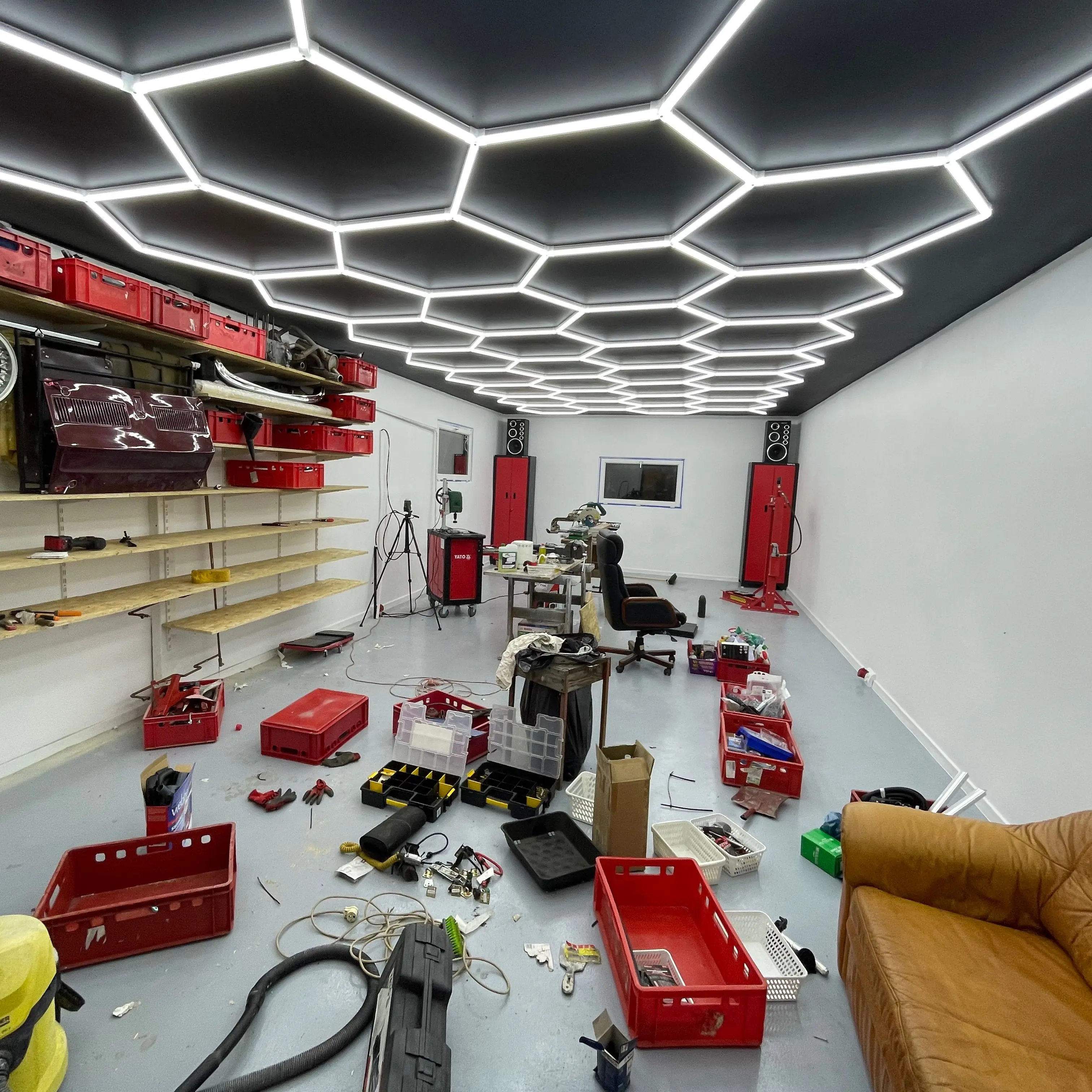 Customized 4*10M Luxury Hexagrid Led Workshop Light for Showroom BarShop Gym Honeycomb Garage