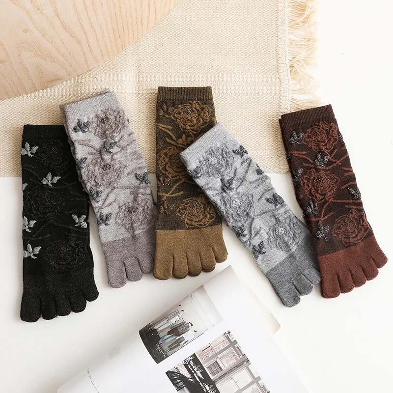 Gute Qualität Kaninchen Haar Frauen Kurze Socken Mit Zehen Blumen Harajuku Fünf Finger Socken Weben Mode Solide Neuheit Heißer Verkauf