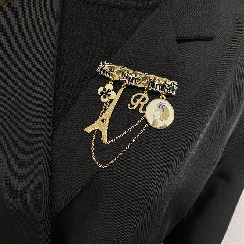 Spilla firmata di marca high-end numero 5 perla strass nappa abito pin maglione spilla spille accessori gioielli per uomo donna