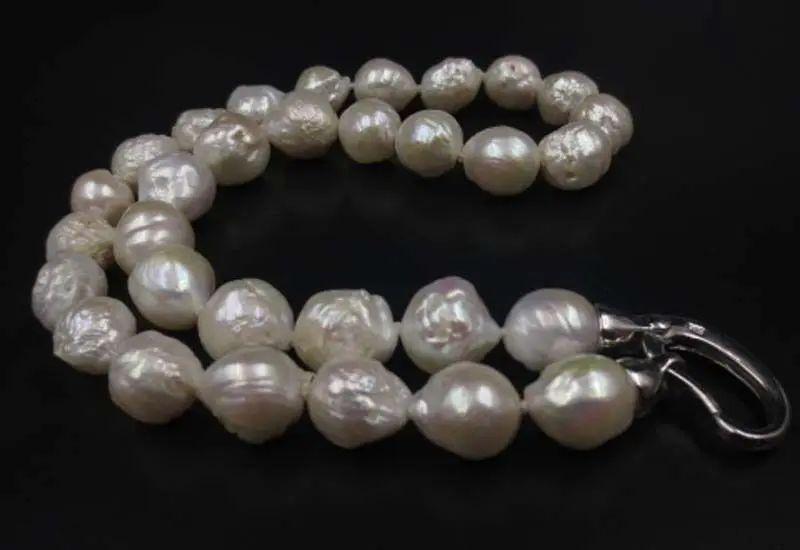 

natural WHITE 11-13mm FURROW Kasumi pearl necklace