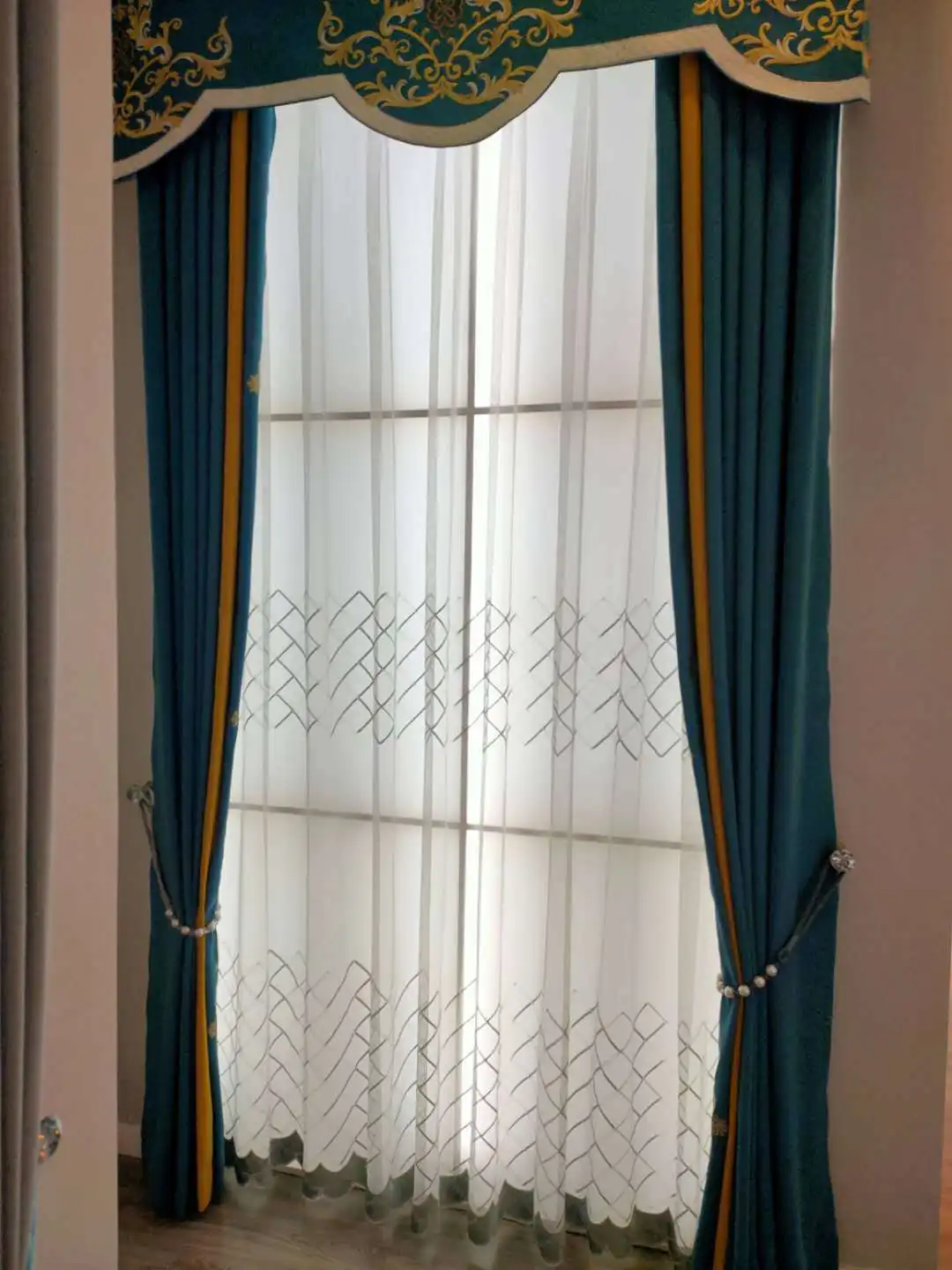 New Eurpean Style Embroidery Curtains Simple Geometric Grid Pattern Tulle Voile Curtains Living Room Drapes Gauze Net Curtains