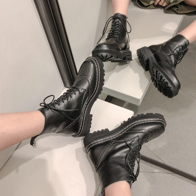 Genuine Leather Boots Women Hollow Out Flowers Brogues Platformed Street Marteens Boots Women Biker Botas Mujer Winter New Boots