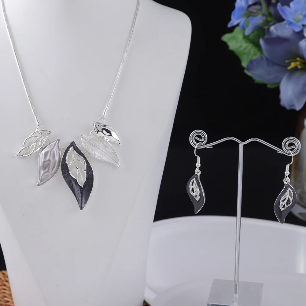 MeiceM 2021 Silver Color Choker Women\'s Charming Colorful Leaf Chain Necklaces for Women Wholesale Enamel Collares Party Gifts