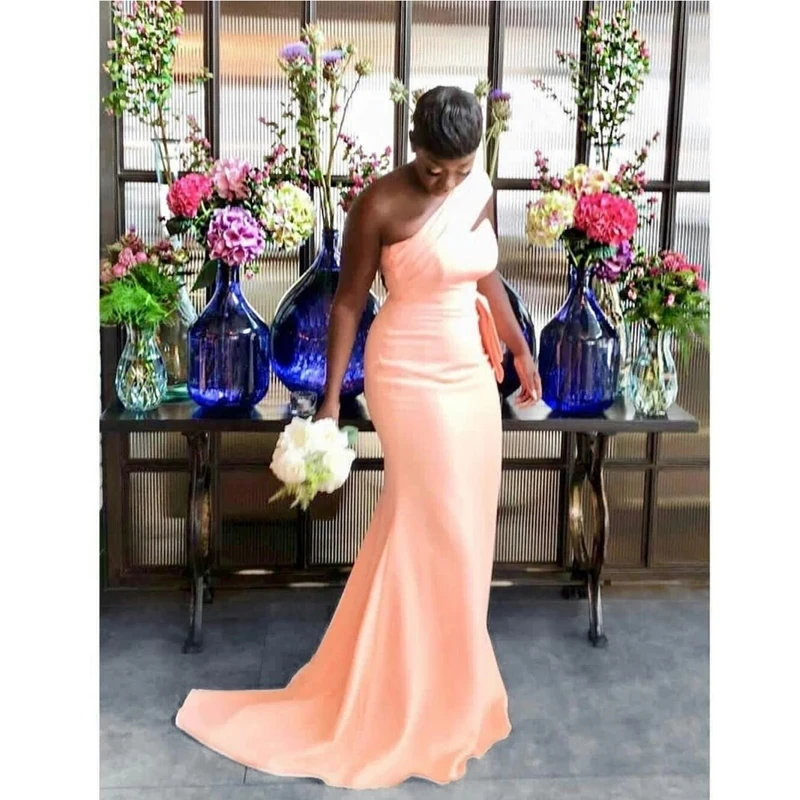 

Peach Sexy Mermaid Bridesmaid Dresses for African Black Girl One Shoulder Long Satin Wedding Party Dress 2021 Women Formal Gowns