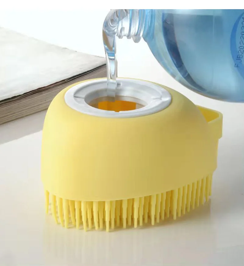 Brosse de bain en silicone, mise en scène
