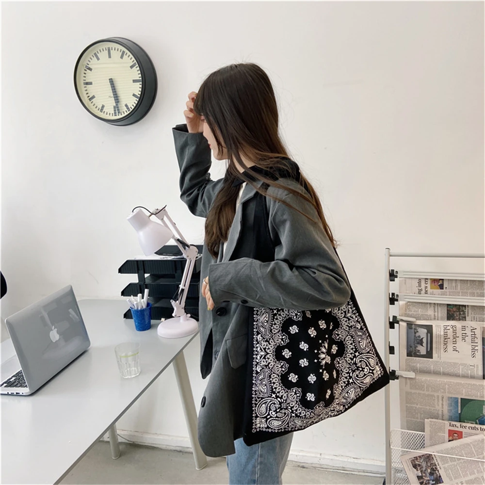 

Retro Pattern Shoulder Bag Simple Style Adjustable Lace Canvas Bag Literary Ins Style Large Capacity Female Shopping Tote Bag