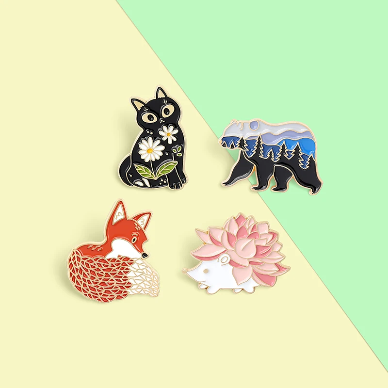 

Forest Garden Brooches Fox Cat Bear Hedgehog Cartoon Enamel Pin Bag Lapel Pin Animal Badge Jewelry Gift for Friends Wholesale