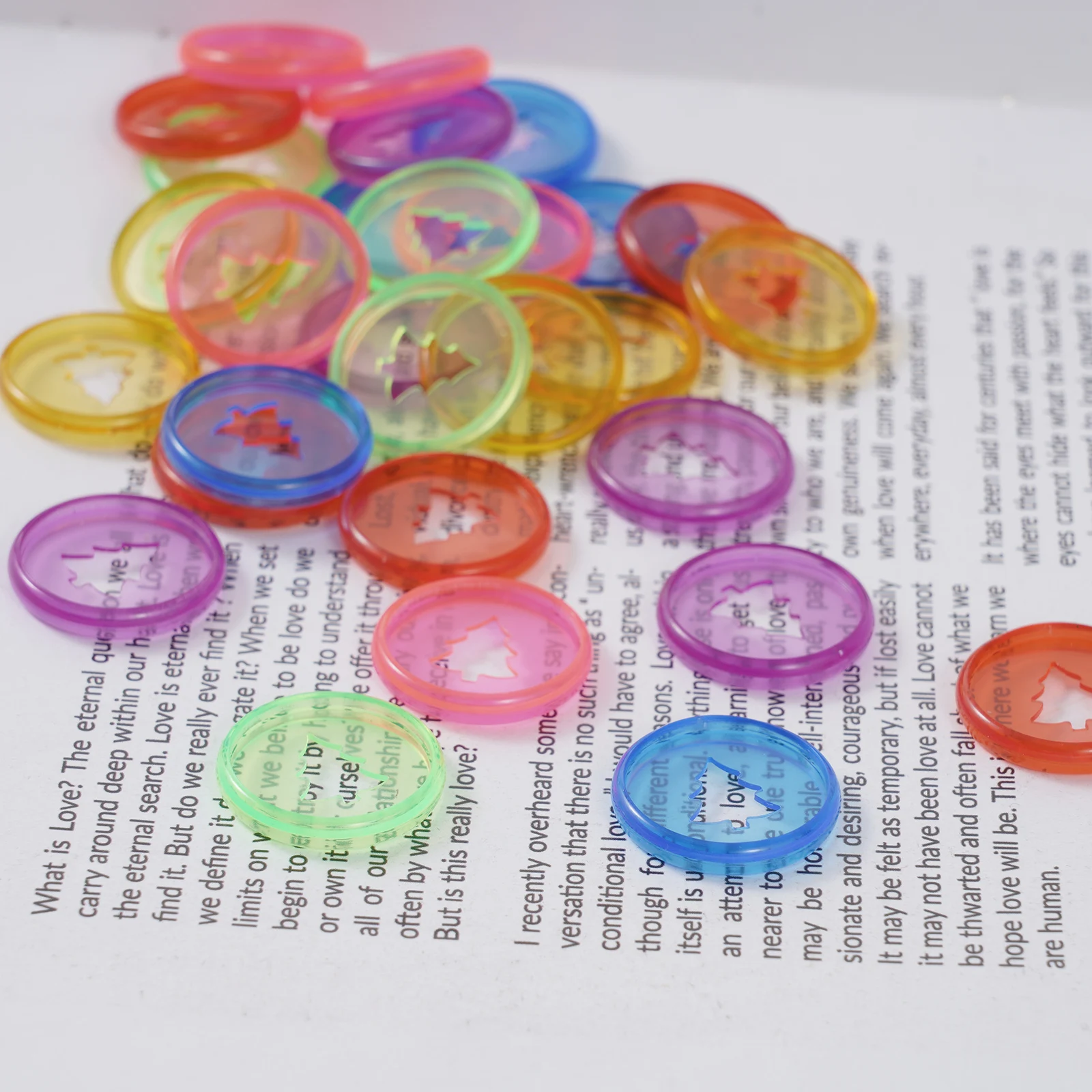 

30pcs Plastic Heart Binder Rings Mushroom Hole DIY Binder Notebook Round Binding Christmas Tree Disc Buckle Hoop Office Supplies