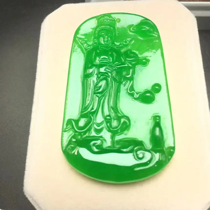 

Beautiful Green Jade Pendant Kwan-yin Jadite Amulet Avalokitesvara Bless God Hanging Talisman